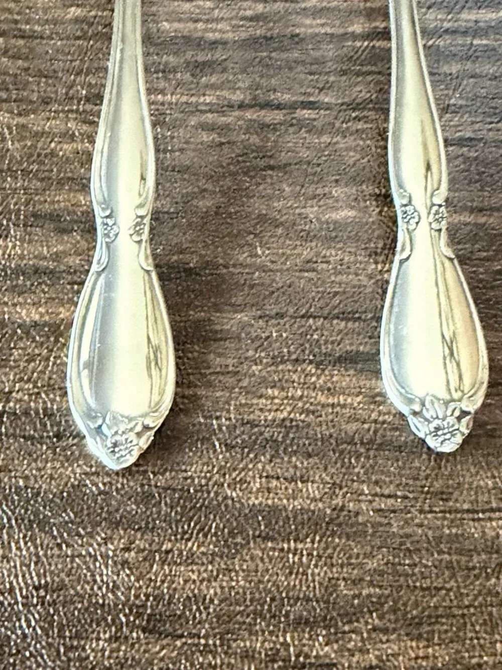 Set of 2 Oneida Community Chatelaine Stainless Sugar Spoons Replacement Flatware